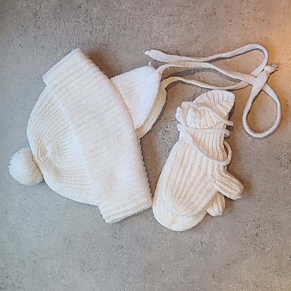 Vintage Baby Toque and Mittens Set - Picture 1 of 5